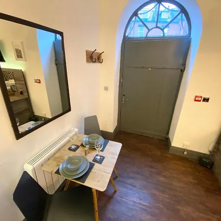 At The Coach House Lägenhet