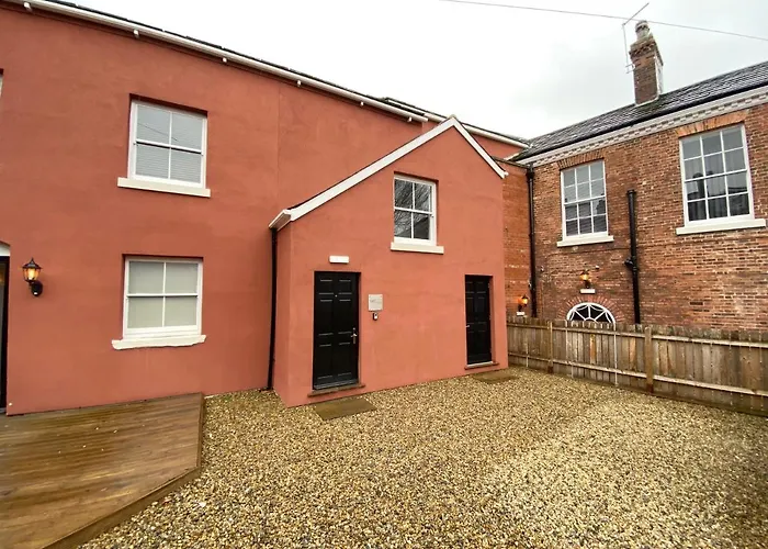 At The Coach House Лідс