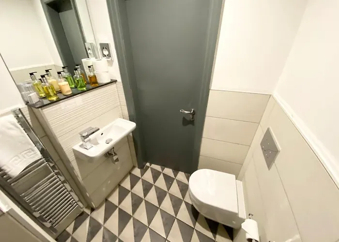 At The Coach House לידס